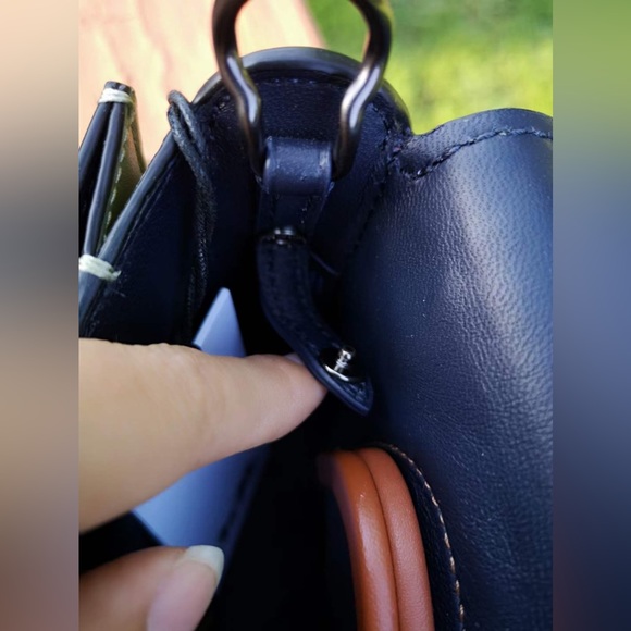 coach up-crafted 1941 glovetanned leather dinky with kisslock closure - Picture 7 of 10